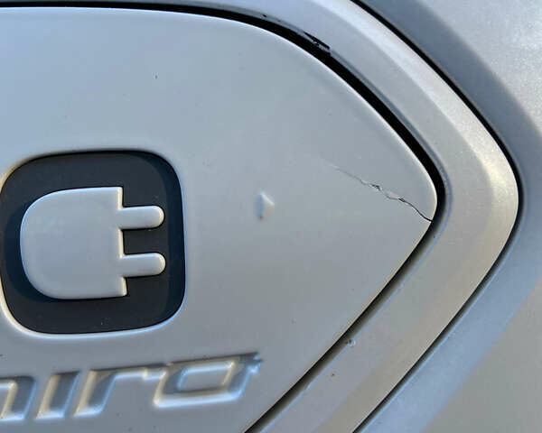 Білий Кіа Niro, об'ємом двигуна 0 л та пробігом 164 тис. км за 13500 $, фото 23 на Automoto.ua