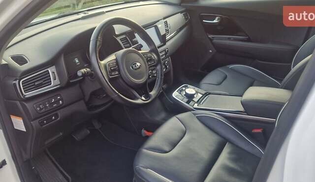 Киа Niro 2019 в Дубно на Automoto.ua Белый Киа Niro, объемом двигателя 0 л и пробегом 173 тыс. км за 17400 $, фото 28 на Automoto.ua
