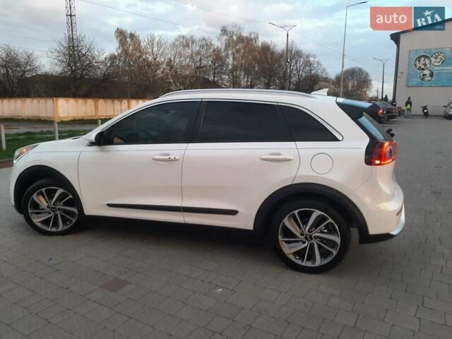 Белый Киа Niro, объемом двигателя 1.58 л и пробегом 188 тыс. км за 17100 $, фото 49 на Automoto.ua