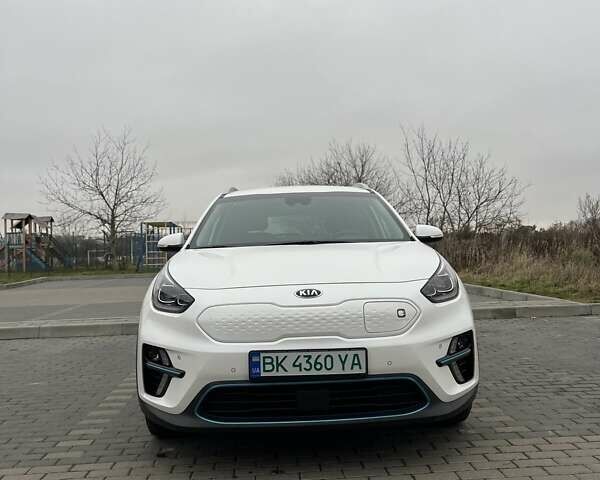Белый Киа Niro, объемом двигателя 0 л и пробегом 150 тыс. км за 18000 $, фото 7 на Automoto.ua