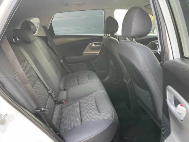 Киа Niro 2019 в Киеве на Automoto.ua Белый Киа Niro, объемом двигателя 1.6 л и пробегом 114 тыс. км за 11400 $, фото 12 на Automoto.ua