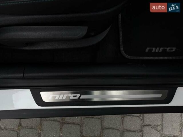 Белый Киа Niro, объемом двигателя 0 л и пробегом 100 тыс. км за 18999 $, фото 56 на Automoto.ua