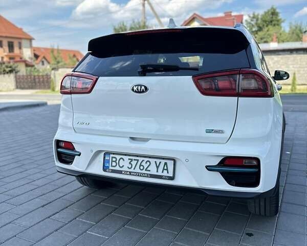Белый Киа Niro, объемом двигателя 0 л и пробегом 145 тыс. км за 19700 $, фото 1 на Automoto.ua
