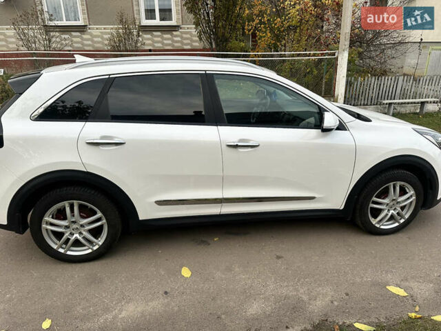 Киа Niro 2019 в Луцке на Automoto.ua Белый Киа Niro, объемом двигателя 0 л и пробегом 176 тыс. км за 15900 $, фото 5 на Automoto.ua