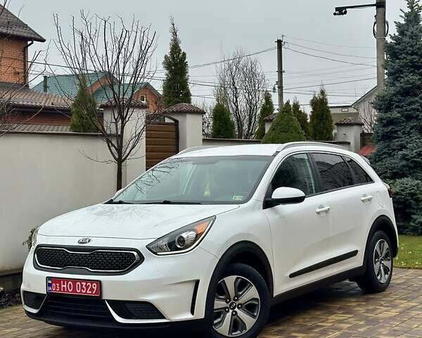 Белый Киа Niro, объемом двигателя 1.6 л и пробегом 213 тыс. км за 16500 $, фото 8 на Automoto.ua