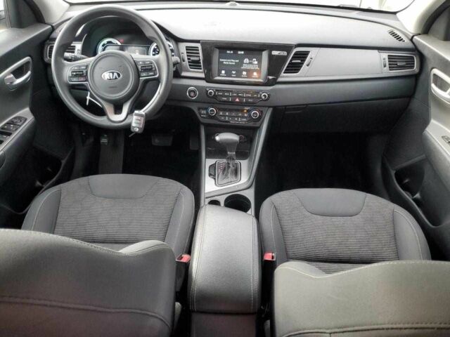 Білий Кіа Niro, об'ємом двигуна 1.6 л та пробігом 86 тис. км за 4100 $, фото 7 на Automoto.ua