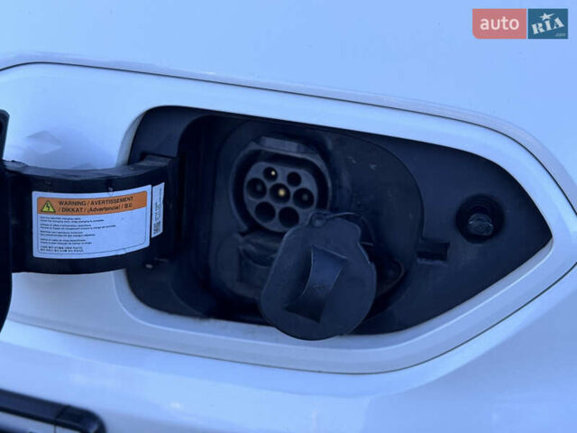 Белый Киа Niro, объемом двигателя 0 л и пробегом 210 тыс. км за 15900 $, фото 25 на Automoto.ua