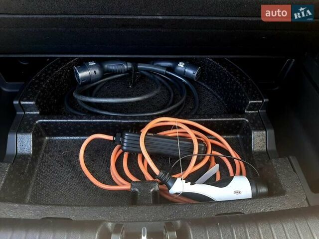 Білий Кіа Niro, об'ємом двигуна 0 л та пробігом 115 тис. км за 17200 $, фото 29 на Automoto.ua