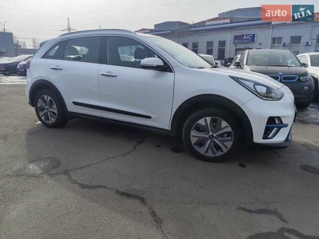 Белый Киа Niro, объемом двигателя 0 л и пробегом 105 тыс. км за 17555 $, фото 12 на Automoto.ua