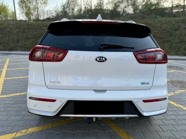 Белый Киа Niro, объемом двигателя 0 л и пробегом 91 тыс. км за 11300 $, фото 5 на Automoto.ua