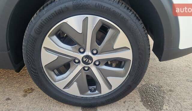 Киа Niro 2019 в Дубно на Automoto.ua Белый Киа Niro, объемом двигателя 0 л и пробегом 173 тыс. км за 17400 $, фото 33 на Automoto.ua