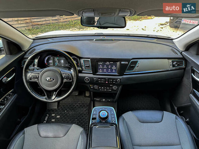 Білий Кіа Niro, об'ємом двигуна 0 л та пробігом 204 тис. км за 17800 $, фото 88 на Automoto.ua