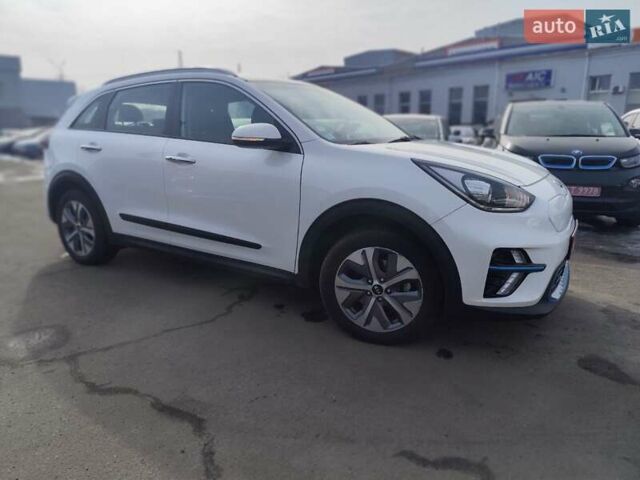 Белый Киа Niro, объемом двигателя 0 л и пробегом 105 тыс. км за 17555 $, фото 15 на Automoto.ua