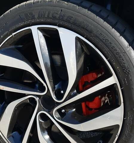 Білий Кіа Niro, об'ємом двигуна 0 л та пробігом 199 тис. км за 20000 $, фото 23 на Automoto.ua