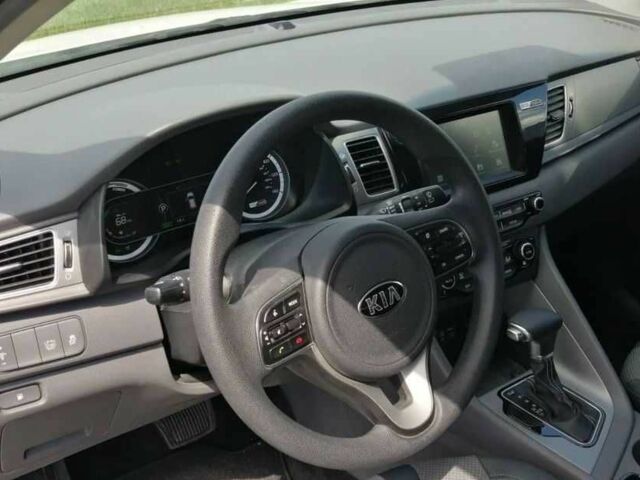 Киа Niro 2019 в Киеве на Automoto.ua Белый Киа Niro, объемом двигателя 1.6 л и пробегом 23 тыс. км за 11000 $, фото 4 на Automoto.ua