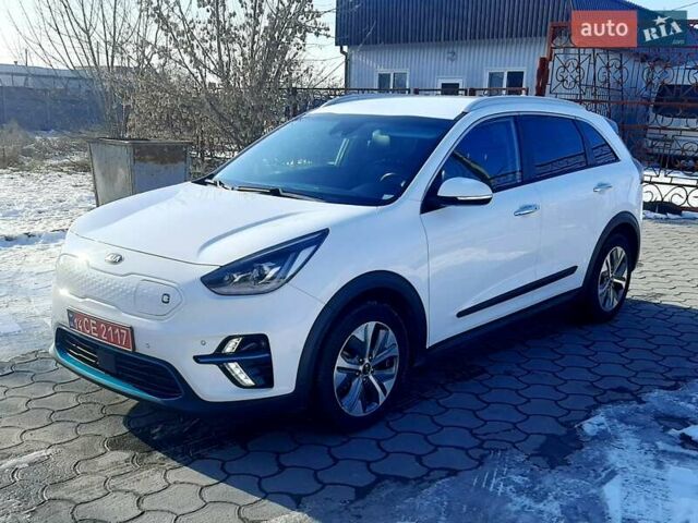 Білий Кіа Niro, об'ємом двигуна 0 л та пробігом 115 тис. км за 17200 $, фото 5 на Automoto.ua