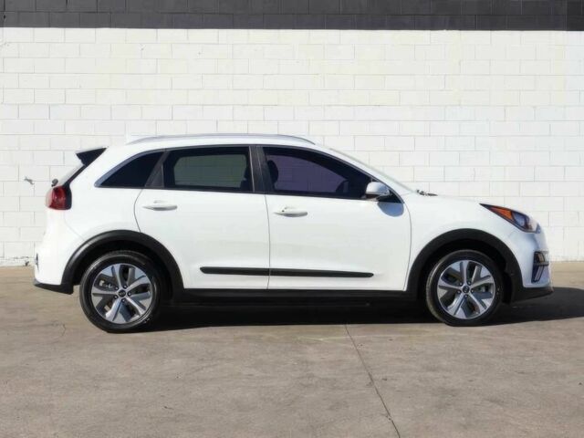 Білий Кіа Niro, об'ємом двигуна 0 л та пробігом 46 тис. км за 14150 $, фото 4 на Automoto.ua