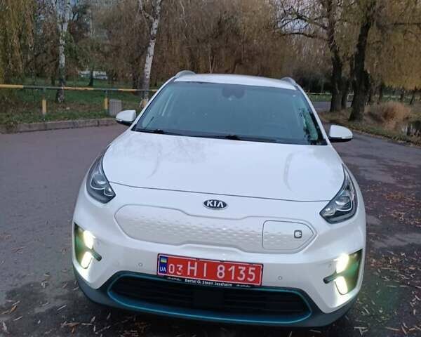 Білий Кіа Niro, об'ємом двигуна 0 л та пробігом 210 тис. км за 17600 $, фото 3 на Automoto.ua