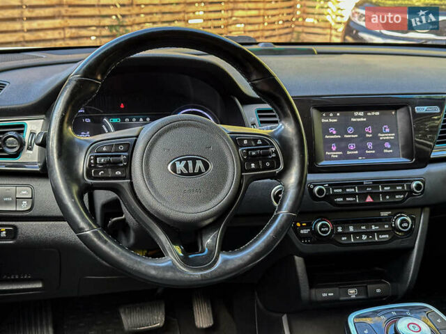 Білий Кіа Niro, об'ємом двигуна 0 л та пробігом 204 тис. км за 17800 $, фото 97 на Automoto.ua