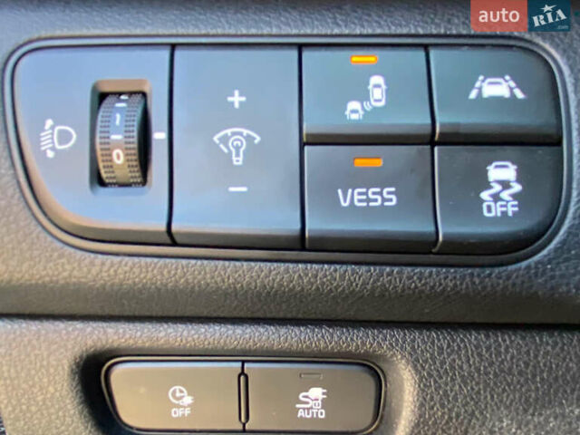 Белый Киа Niro, объемом двигателя 0 л и пробегом 70 тыс. км за 18850 $, фото 13 на Automoto.ua