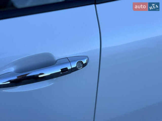 Белый Киа Niro, объемом двигателя 0 л и пробегом 210 тыс. км за 15900 $, фото 26 на Automoto.ua