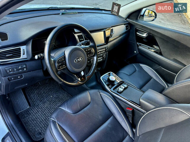 Белый Киа Niro, объемом двигателя 0 л и пробегом 135 тыс. км за 16999 $, фото 14 на Automoto.ua