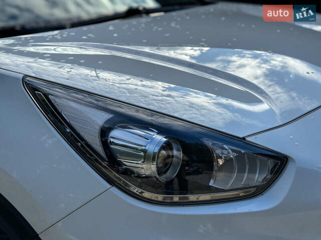 Білий Кіа Niro, об'ємом двигуна 0 л та пробігом 204 тис. км за 17800 $, фото 43 на Automoto.ua
