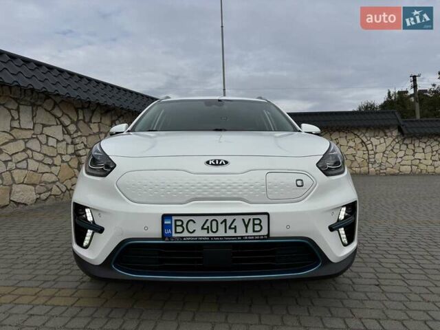 Белый Киа Niro, объемом двигателя 0 л и пробегом 100 тыс. км за 18999 $, фото 1 на Automoto.ua