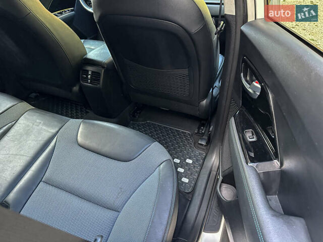 Білий Кіа Niro, об'ємом двигуна 0 л та пробігом 204 тис. км за 17800 $, фото 103 на Automoto.ua