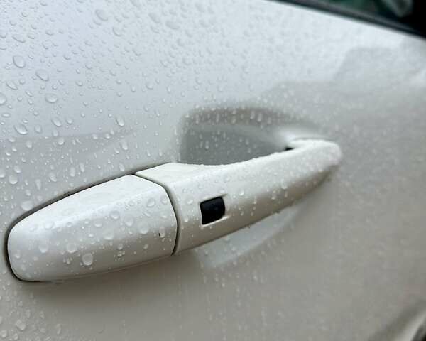 Белый Киа Niro, объемом двигателя 1.6 л и пробегом 213 тыс. км за 16500 $, фото 25 на Automoto.ua