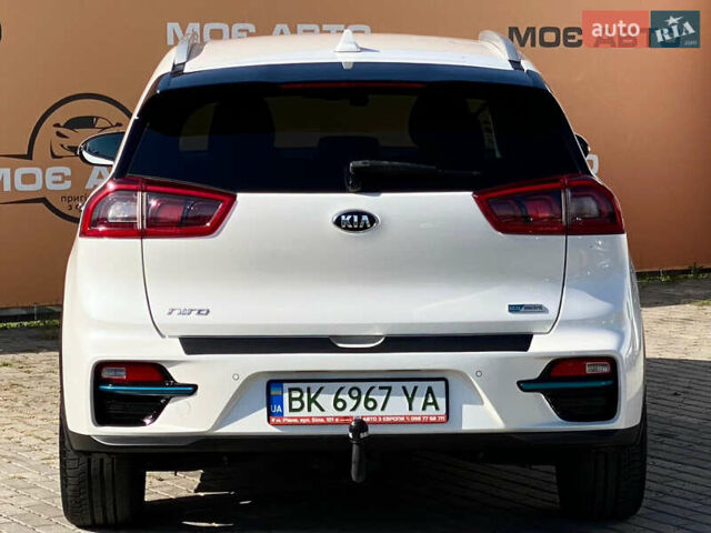 Белый Киа Niro, объемом двигателя 0 л и пробегом 70 тыс. км за 18850 $, фото 8 на Automoto.ua