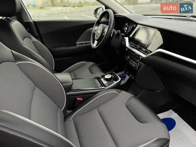 Киа Niro 2020 в Киеве на Automoto.ua Белый Киа Niro, объемом двигателя 0 л и пробегом 171 тыс. км за 18300 $, фото 28 на Automoto.ua