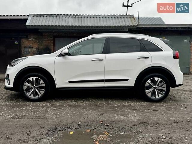 Белый Киа Niro, объемом двигателя 0 л и пробегом 160 тыс. км за 18850 $, фото 8 на Automoto.ua