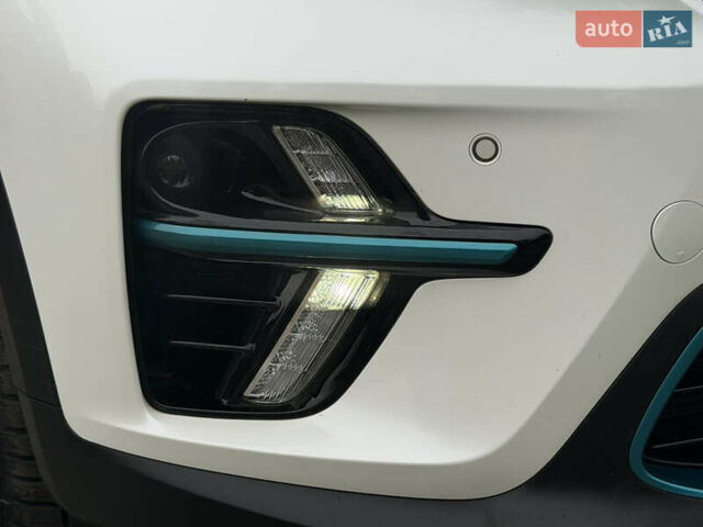 Білий Кіа Niro, об'ємом двигуна 0 л та пробігом 141 тис. км за 19499 $, фото 81 на Automoto.ua