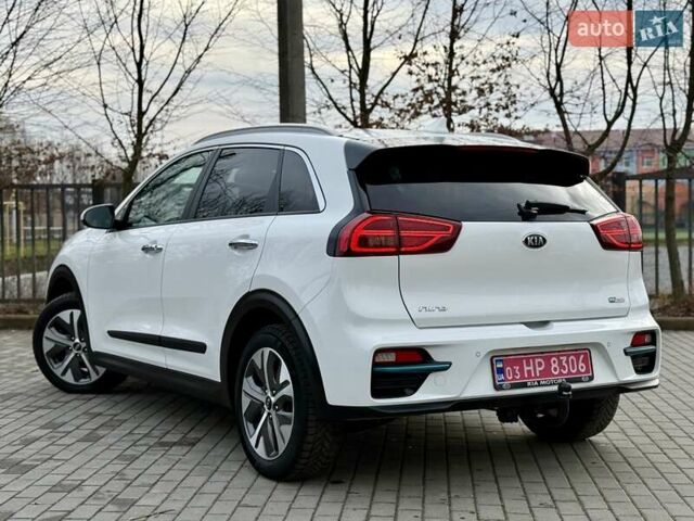 Білий Кіа Niro, об'ємом двигуна 0 л та пробігом 89 тис. км за 18950 $, фото 11 на Automoto.ua