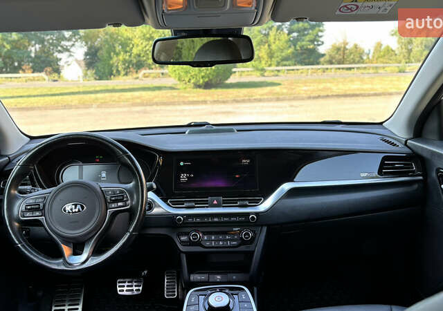 Белый Киа Niro, объемом двигателя 0 л и пробегом 114 тыс. км за 19400 $, фото 60 на Automoto.ua