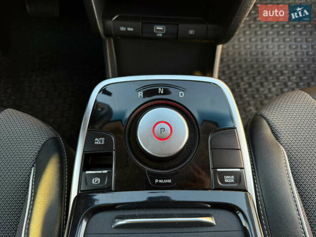 Білий Кіа Niro, об'ємом двигуна 0 л та пробігом 169 тис. км за 18200 $, фото 20 на Automoto.ua
