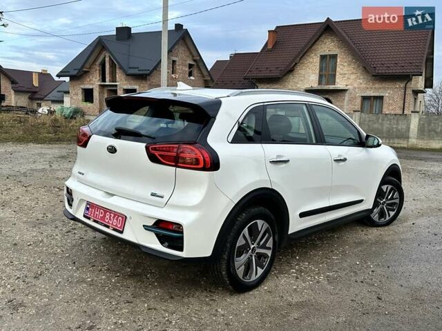 Білий Кіа Niro, об'ємом двигуна 0 л та пробігом 147 тис. км за 18800 $, фото 65 на Automoto.ua