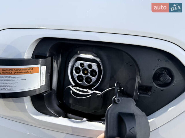 Белый Киа Niro, объемом двигателя 0 л и пробегом 130 тыс. км за 20999 $, фото 37 на Automoto.ua