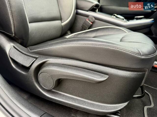 Білий Кіа Niro, об'ємом двигуна 0 л та пробігом 89 тис. км за 18950 $, фото 80 на Automoto.ua