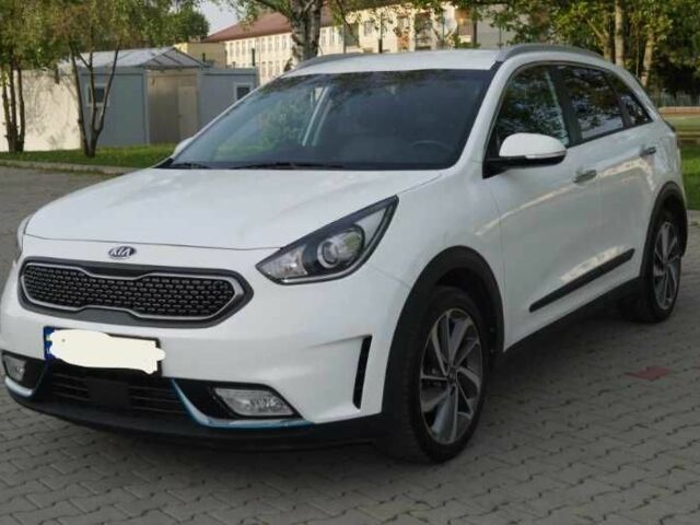 Белый Киа Niro, объемом двигателя 1.6 л и пробегом 98 тыс. км за 12400 $, фото 13 на Automoto.ua