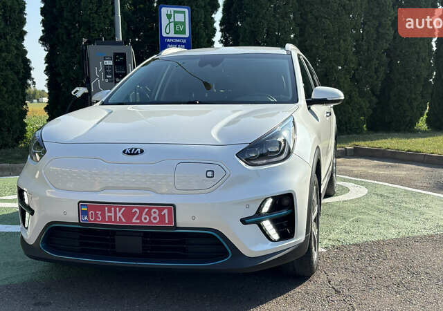 Белый Киа Niro, объемом двигателя 0 л и пробегом 114 тыс. км за 19400 $, фото 14 на Automoto.ua