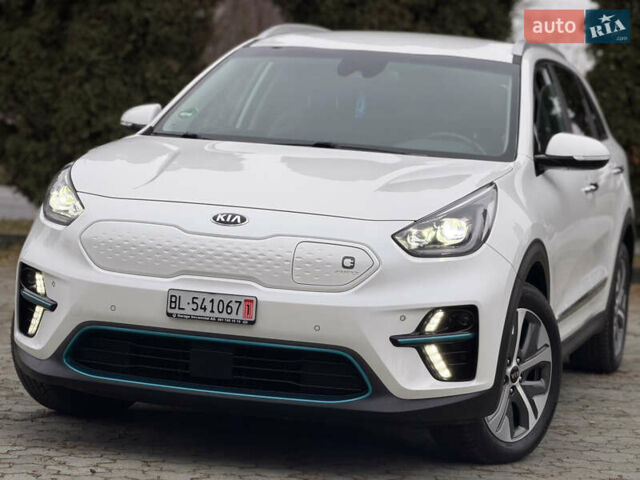 Білий Кіа Niro, об'ємом двигуна 0 л та пробігом 141 тис. км за 19499 $, фото 9 на Automoto.ua