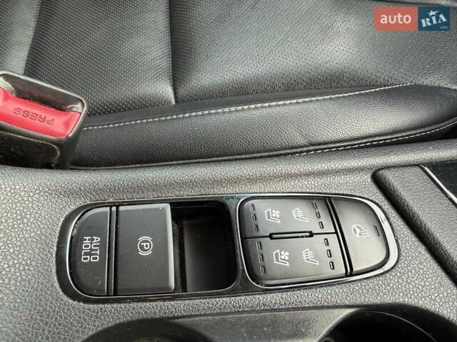 Белый Киа Niro, объемом двигателя 1.58 л и пробегом 200 тыс. км за 18600 $, фото 28 на Automoto.ua