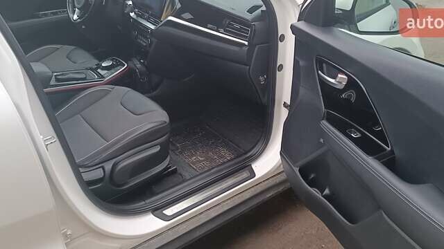 Белый Киа Niro, объемом двигателя 0 л и пробегом 144 тыс. км за 18800 $, фото 22 на Automoto.ua
