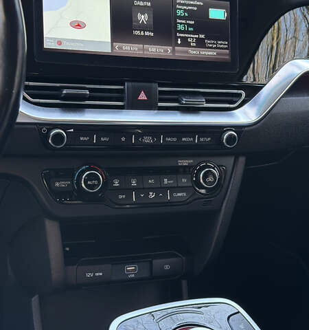 Белый Киа Niro, объемом двигателя 0 л и пробегом 126 тыс. км за 18400 $, фото 15 на Automoto.ua