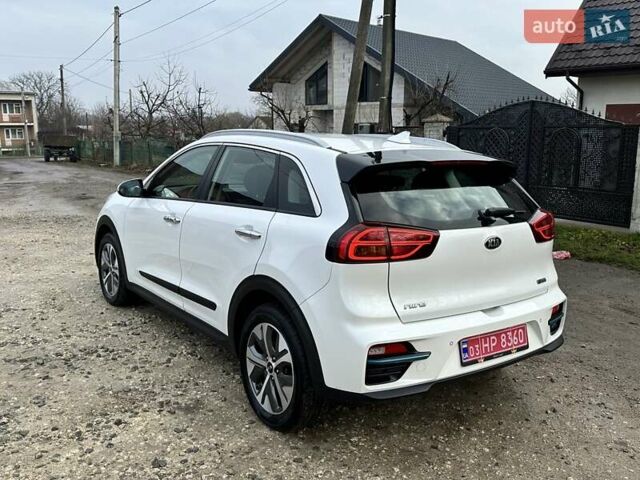 Білий Кіа Niro, об'ємом двигуна 0 л та пробігом 147 тис. км за 18800 $, фото 27 на Automoto.ua