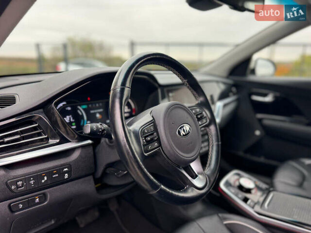 Киа Niro 2020 в Черкассах на Automoto.ua Белый Киа Niro, объемом двигателя 0 л и пробегом 84 тыс. км за 18800 $, фото 21 на Automoto.ua