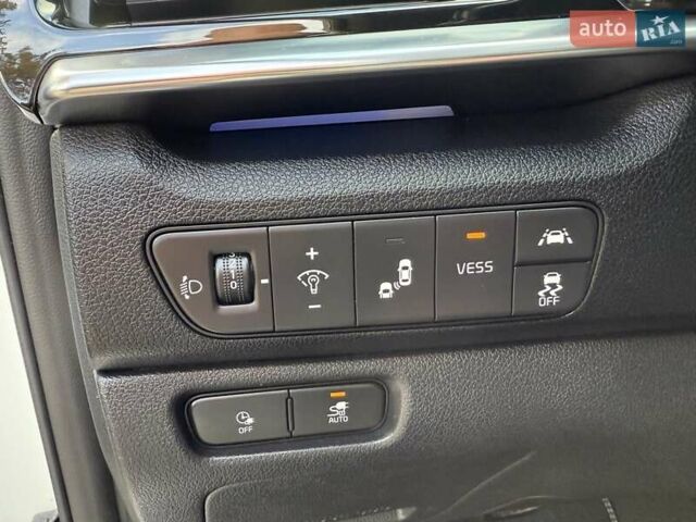 Білий Кіа Niro, об'ємом двигуна 0 л та пробігом 168 тис. км за 18455 $, фото 12 на Automoto.ua