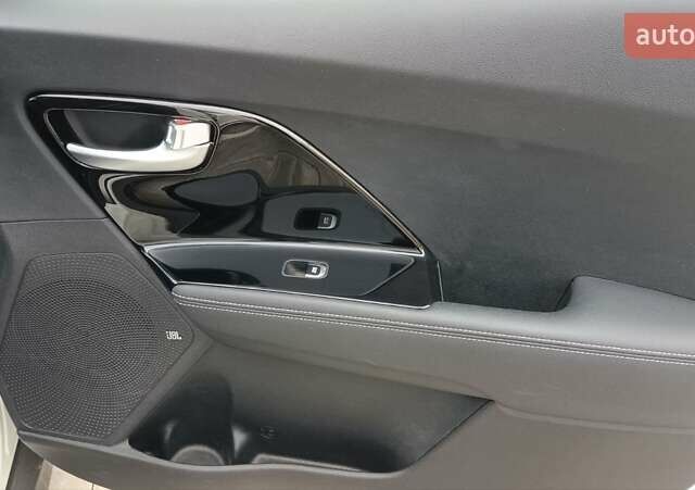 Білий Кіа Niro, об'ємом двигуна 0 л та пробігом 127 тис. км за 19999 $, фото 39 на Automoto.ua